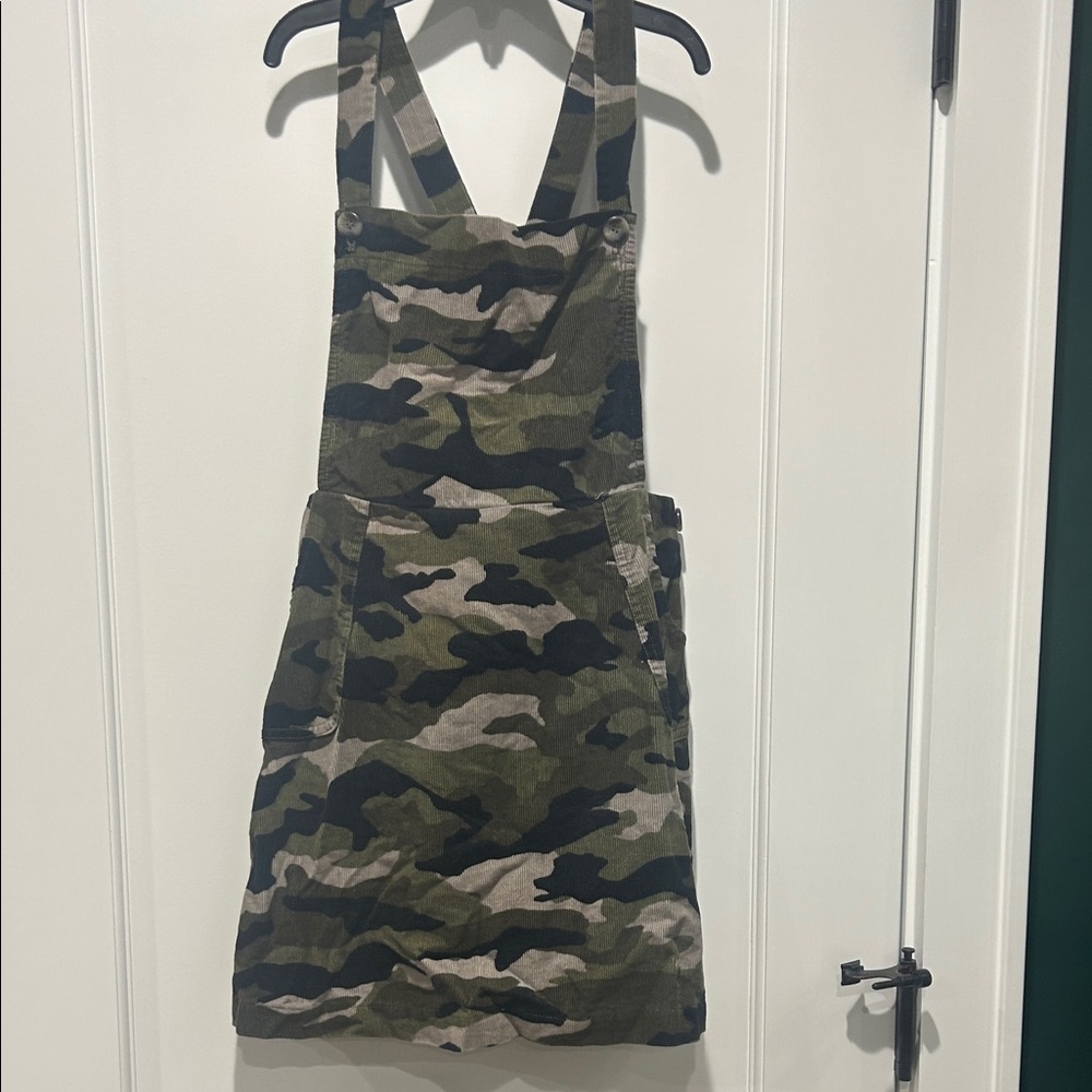 Corduroy camo print jumper girls’ size Large